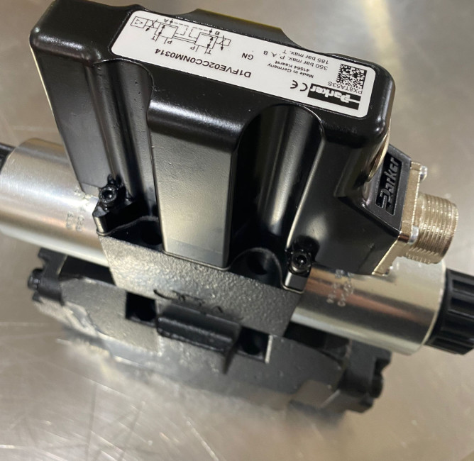Parker Hydraulic Directional Control Valve D81FHB32H1NE00 Solenoid